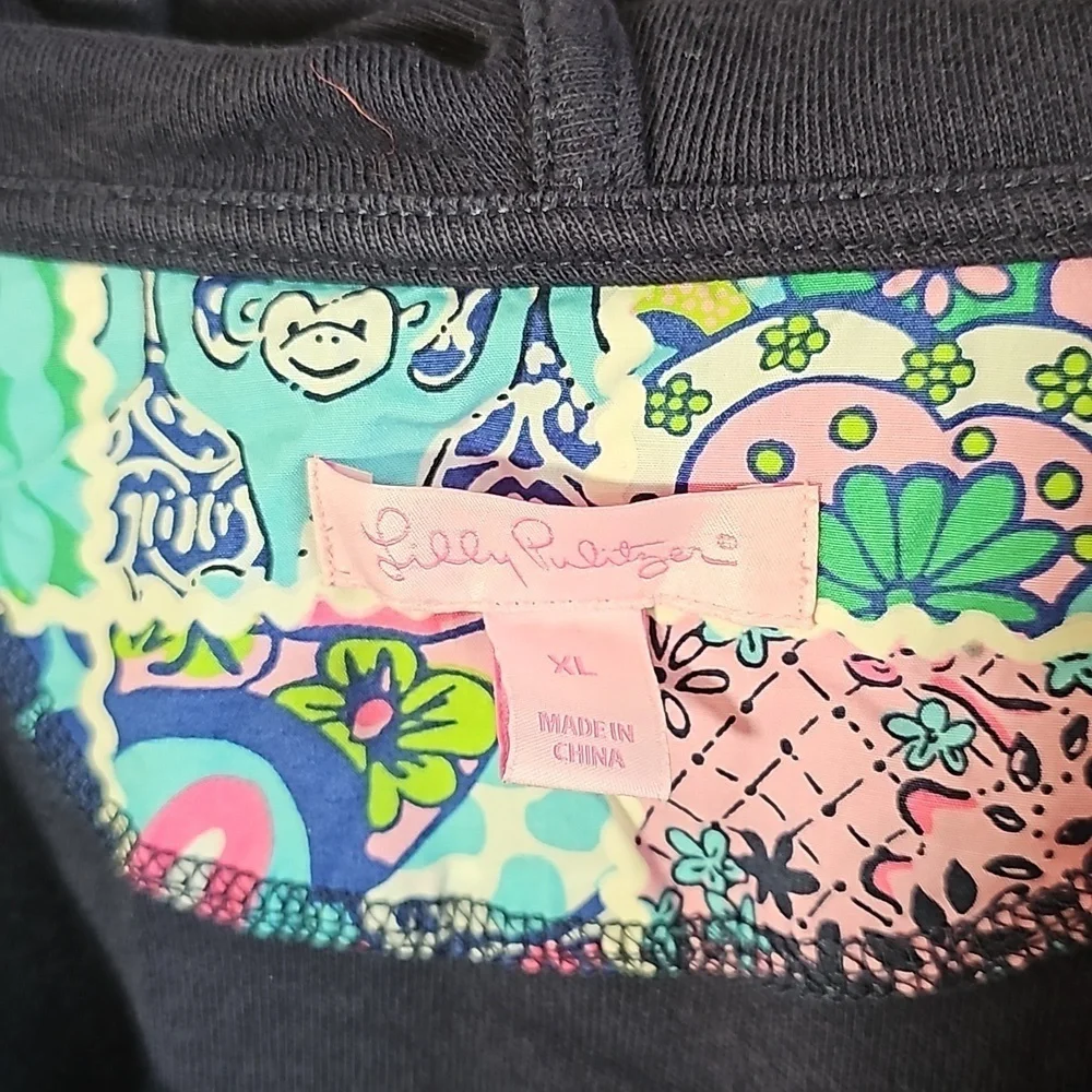 Lilly Pulitzer Hoodie. - Picture 4 of 7